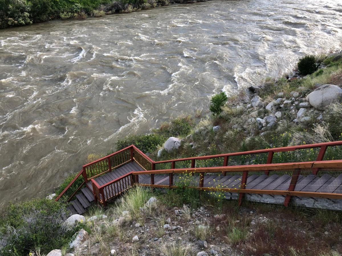 Yellowstone Riverside Cottages Gardiner Dış mekan fotoğraf