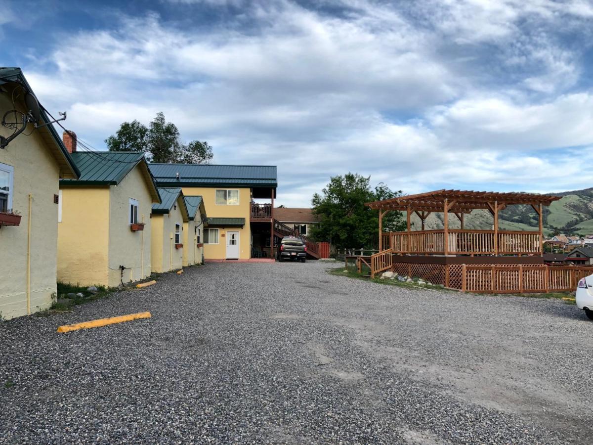 Yellowstone Riverside Cottages Gardiner Dış mekan fotoğraf