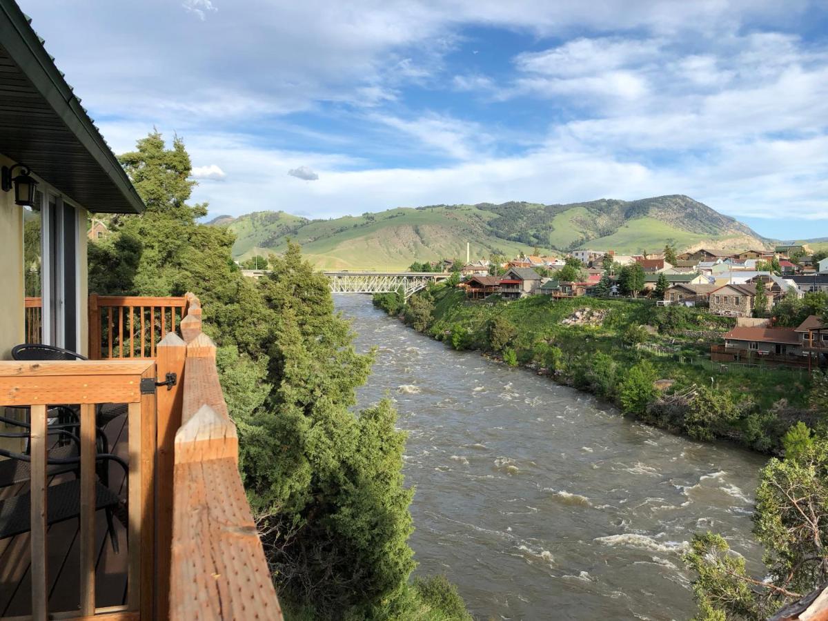 Yellowstone Riverside Cottages Gardiner Dış mekan fotoğraf