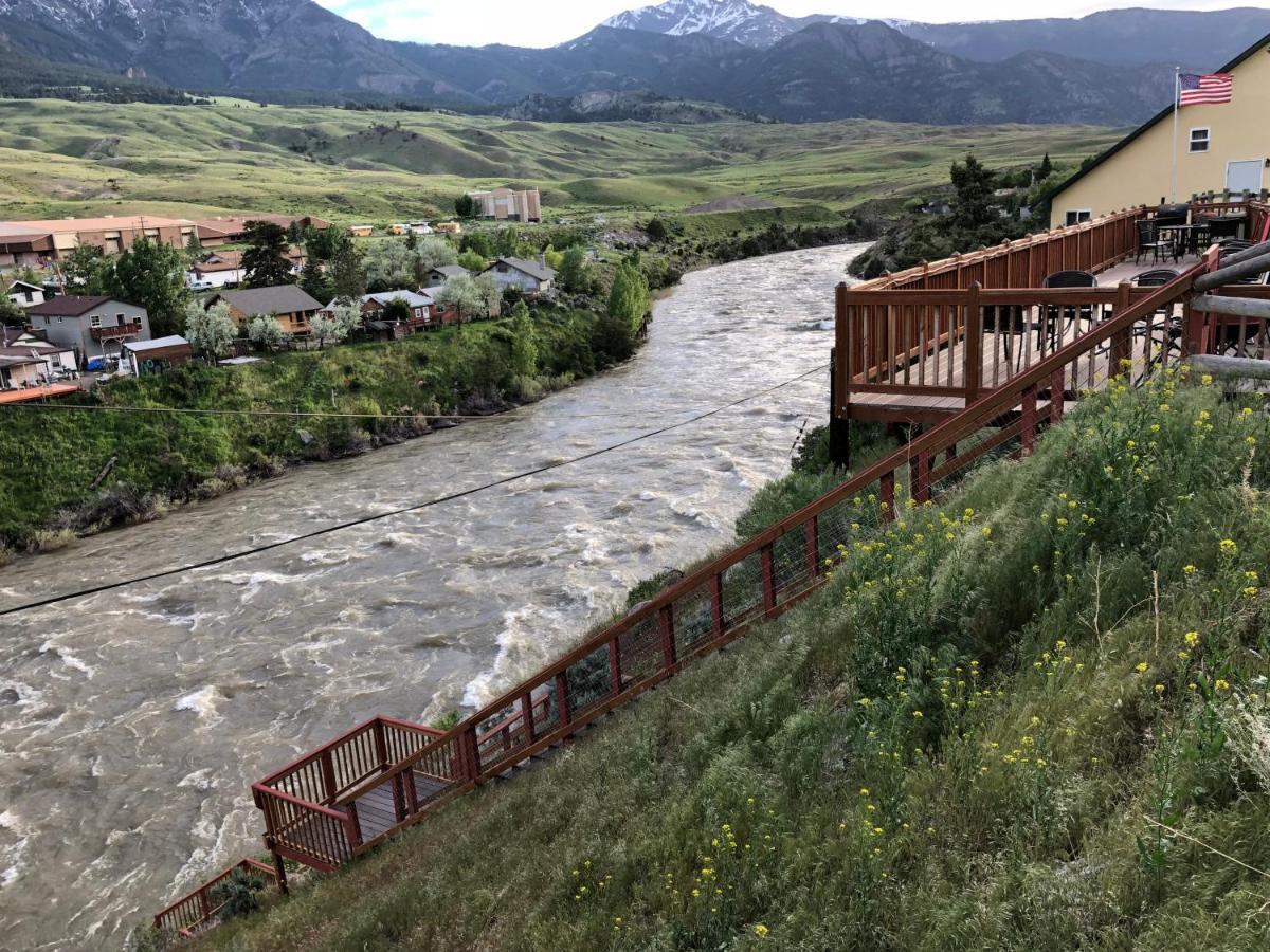 Yellowstone Riverside Cottages Gardiner Dış mekan fotoğraf